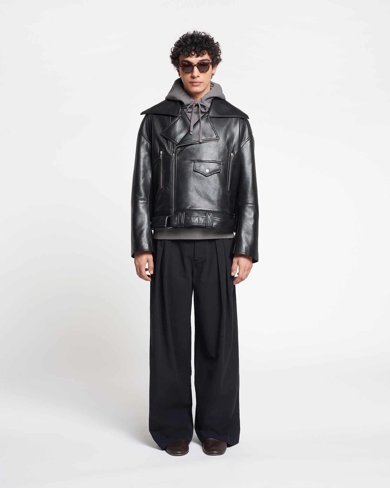 Blouson de motard pour homme en cuir régénéré noir avec accessoires argentés