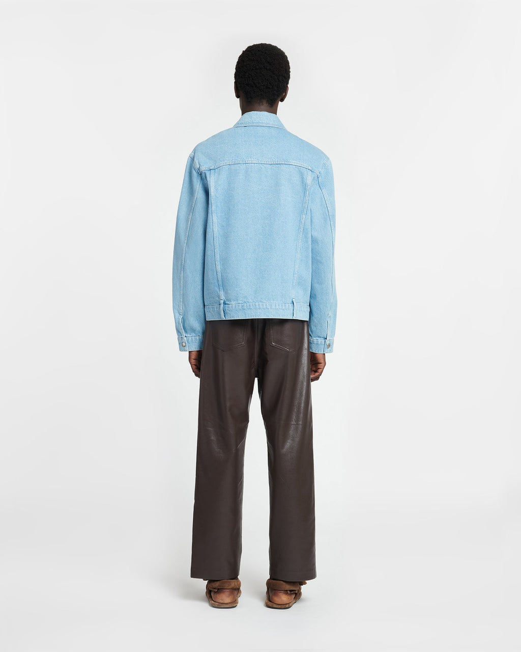 Veste en jean éco délavée col pointu multi-poches coupe classique