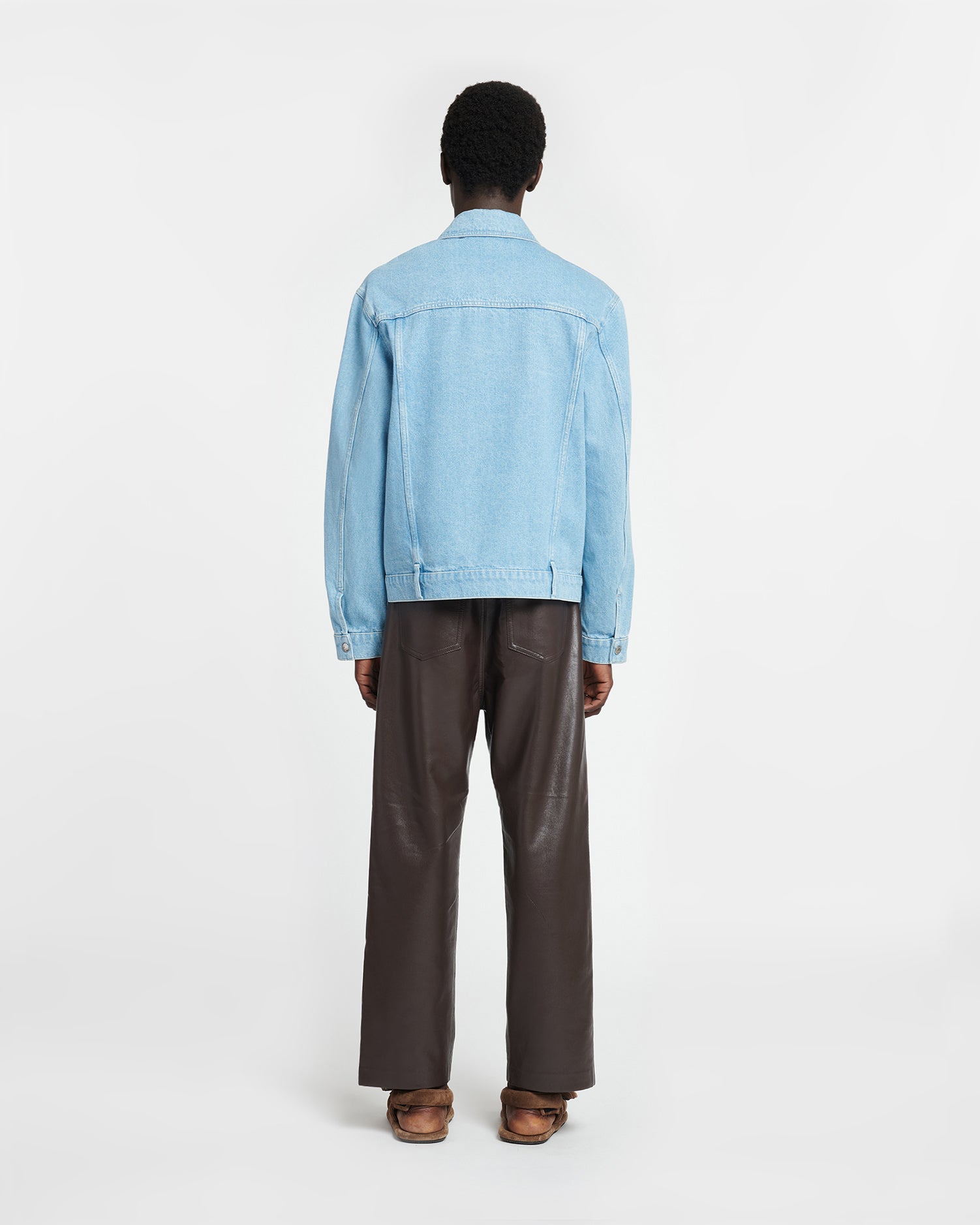 Veste en jean éco délavée col pointu multi-poches coupe classique