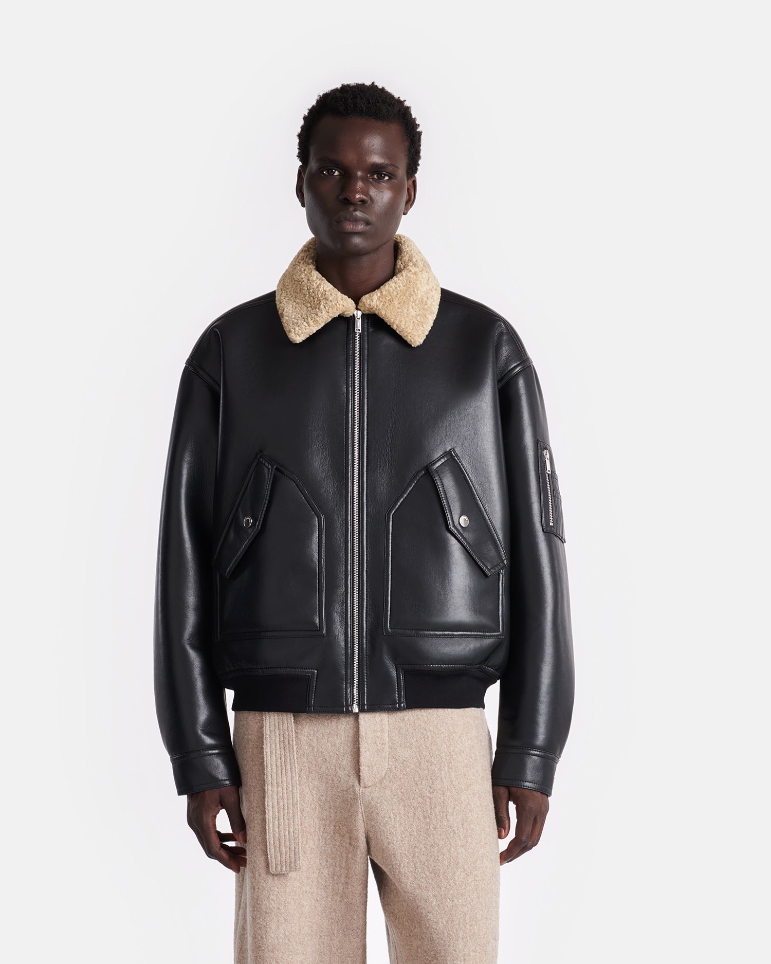 Blouson d'aviateur oversize en shearling contrecollé noir à col Cornstalk