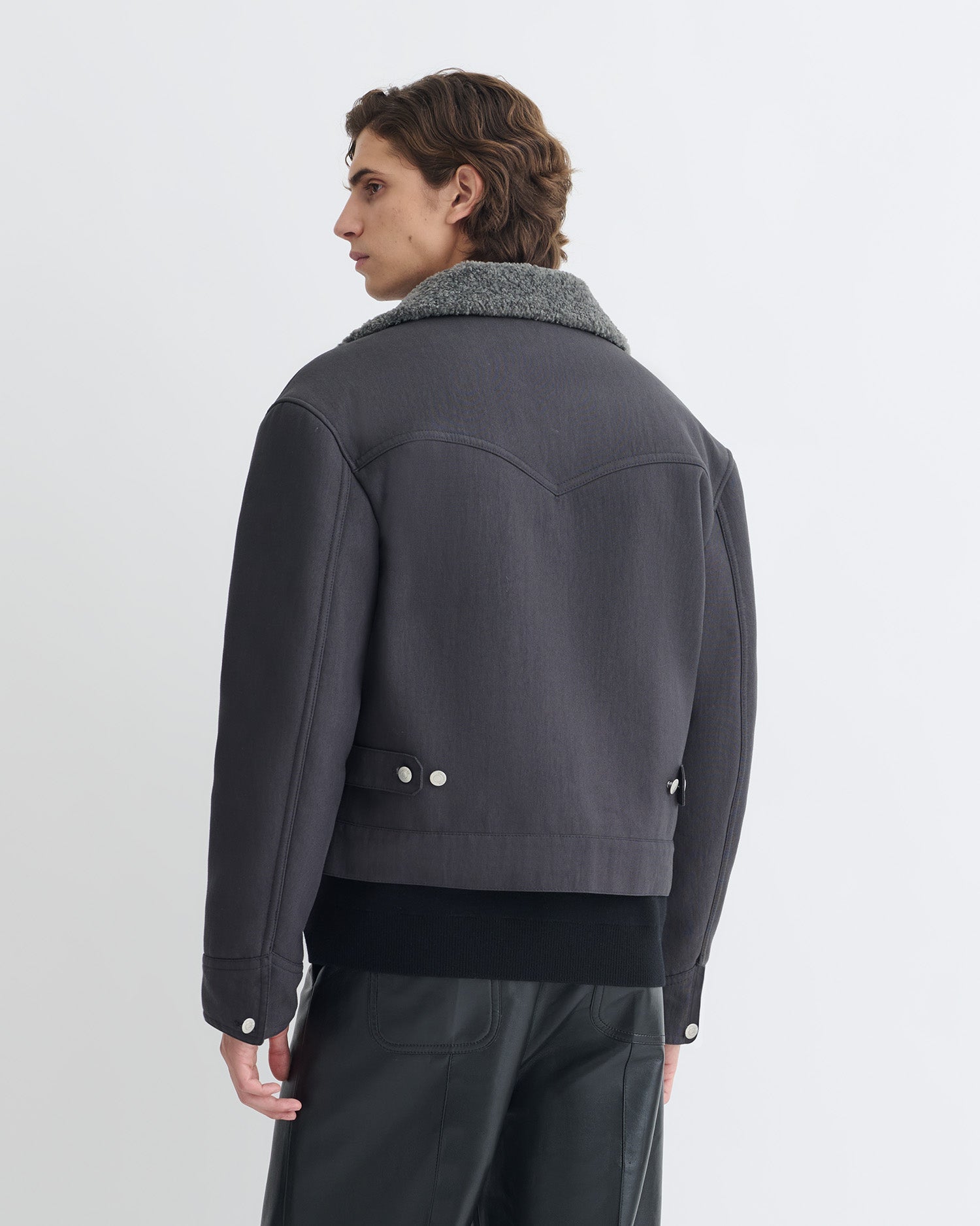 Veste oversize en coton ciré graphite avec col en fausse peau de mouton