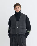 Gilet court en laine double gris chiné Col en V profond Poches utilitaires Coupe classique