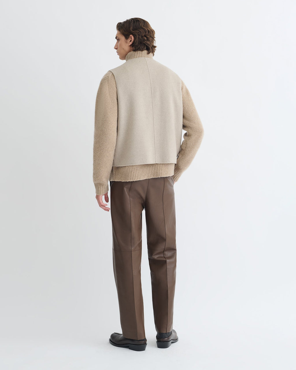 Gilet court double laine col V poches utilitaires couleur pierre