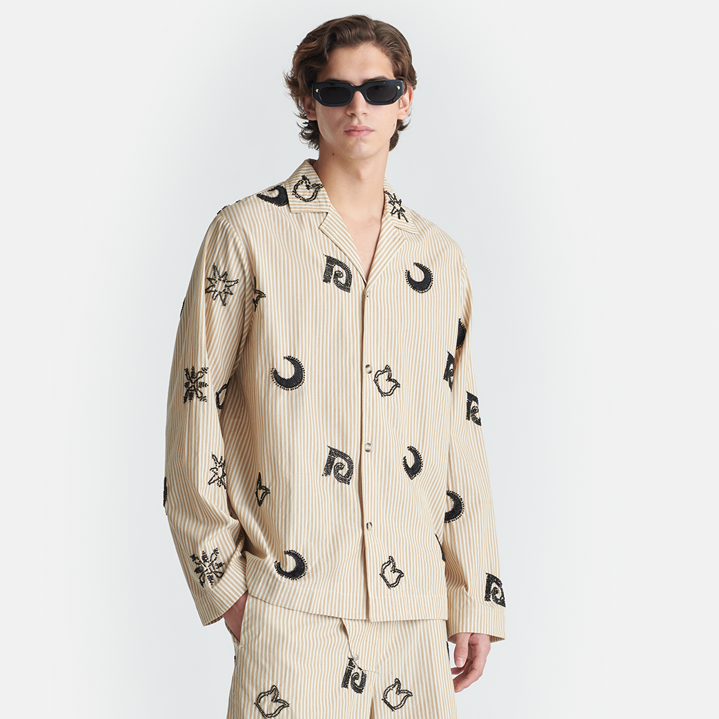 Chemise Homme Coupe Décontractée Manches Longues à Rayures Noires et Perles Symboles Beige