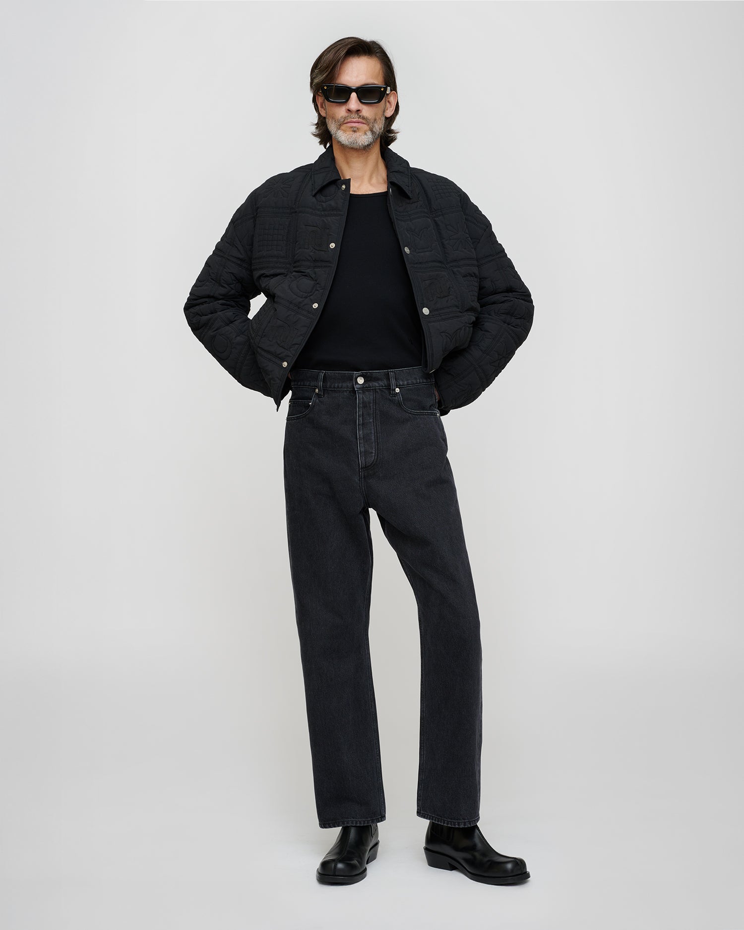 Jean en denim noir délavé pour homme, coupe droite, cinq poches, coupe classique