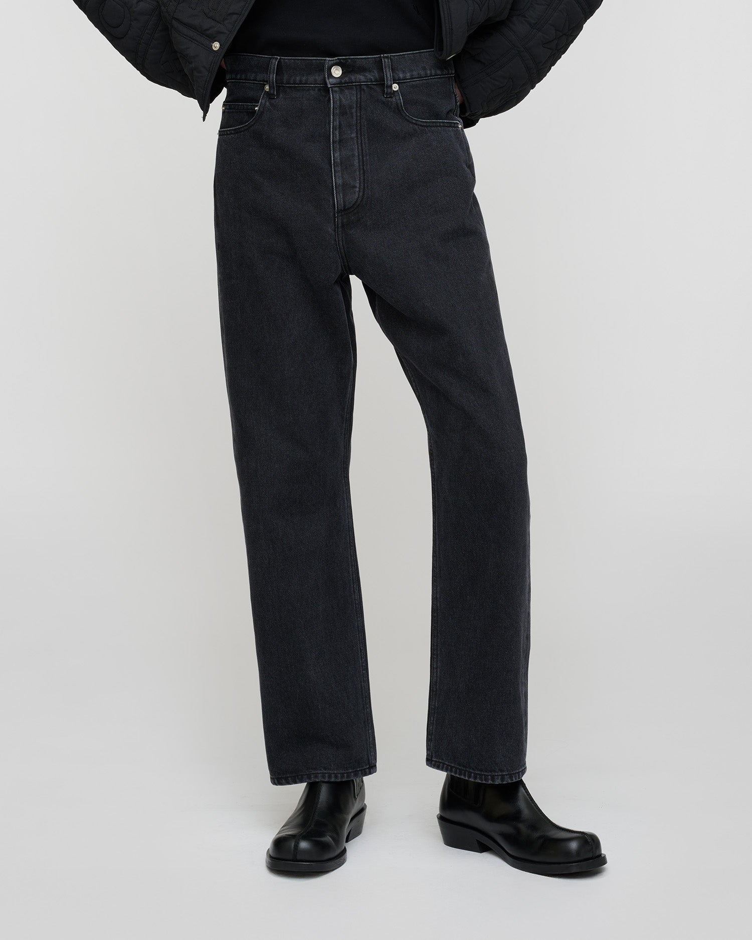 Jean en denim noir délavé pour homme, coupe droite, cinq poches, coupe classique