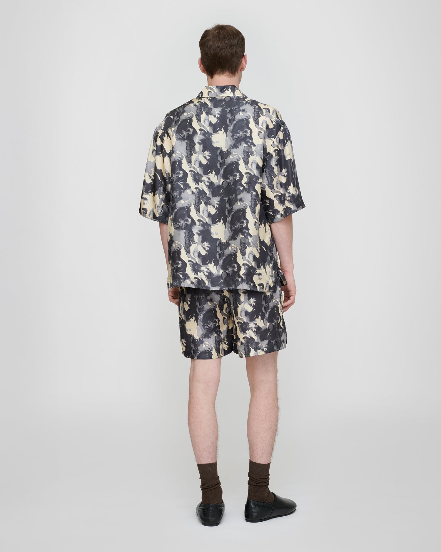 Chemise homme en twill de soie à manches courtes et imprimé aquarelle abstraite multicolore
