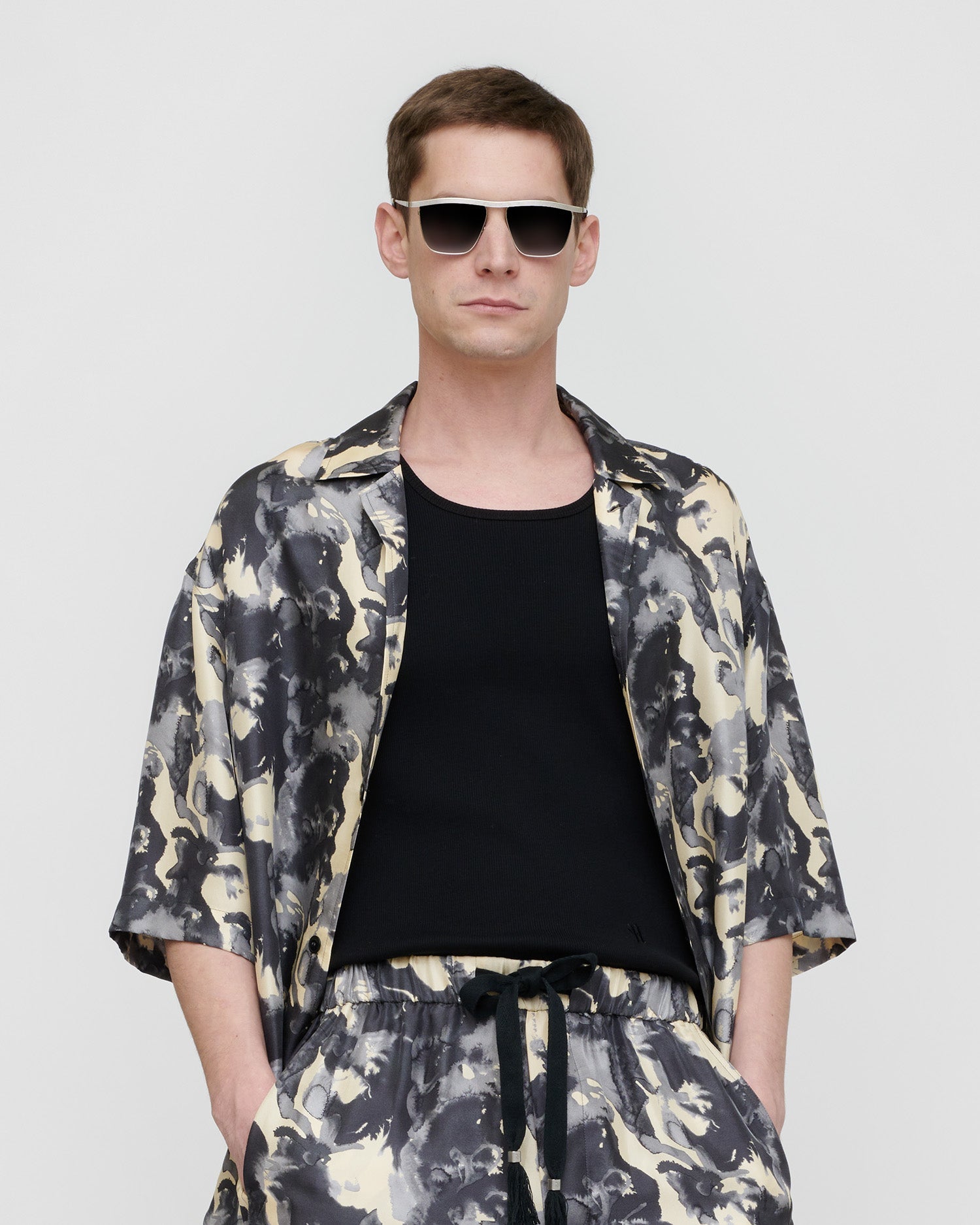 Chemise homme en twill de soie à manches courtes et imprimé aquarelle abstraite multicolore
