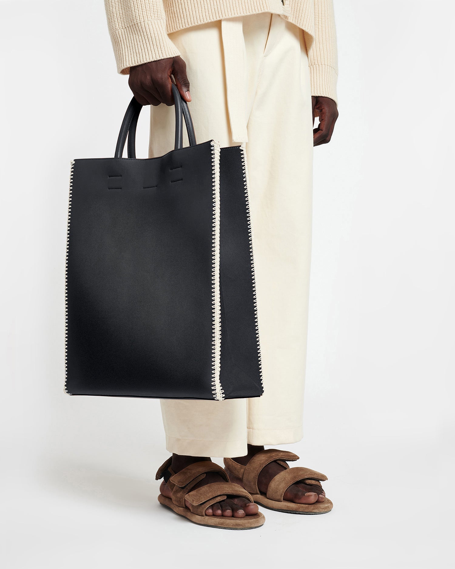 Sac fourre-tout en cuir et crochet fait main noir et crème avec bandoulière
