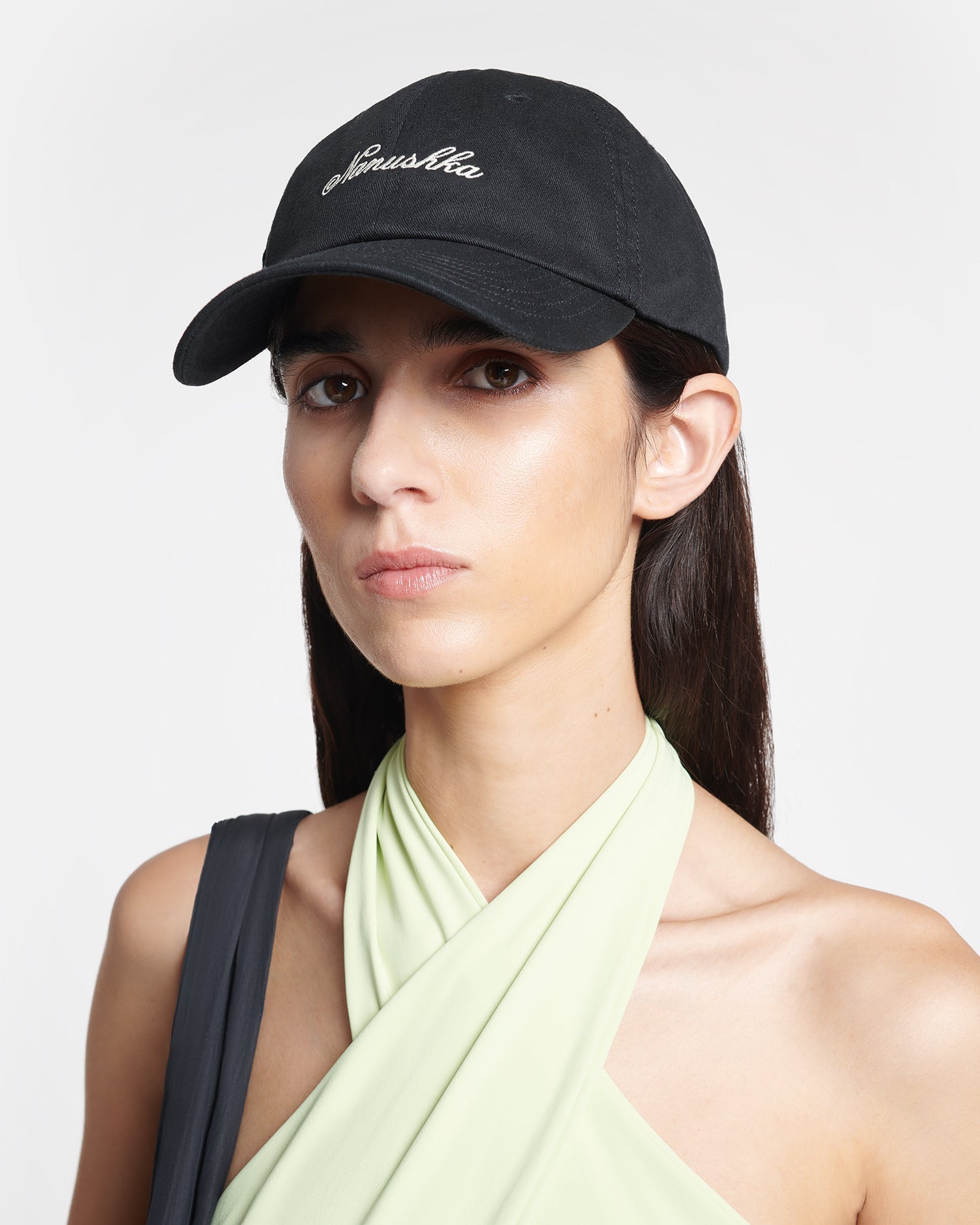 Casquette de baseball en sergé de coton noir avec détails brodés