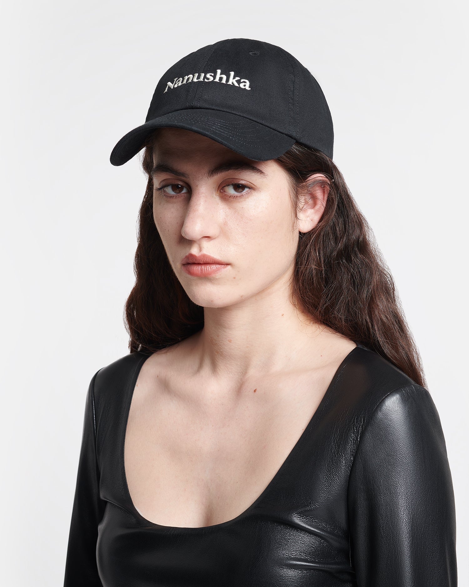 Casquette de baseball classique en sergé de coton noir avec logo brodé