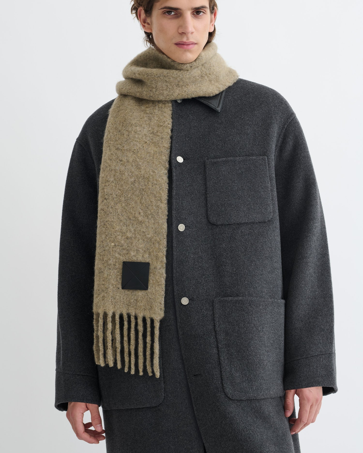 Écharpe en mélange de laine sauge clair avec franges Douce Minimaliste Unisexe Hiver