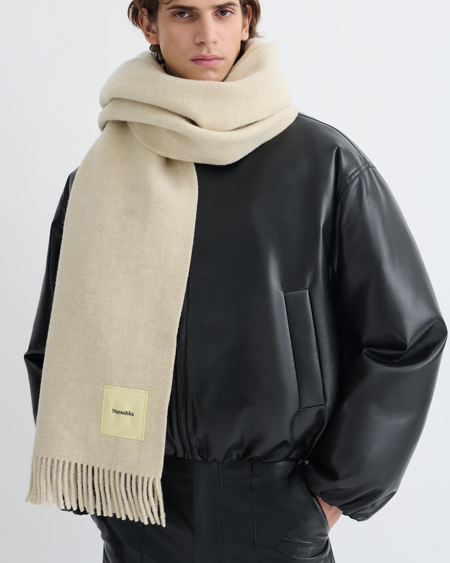 Grande écharpe couverture à franges beige clair en laine lourde, unisexe