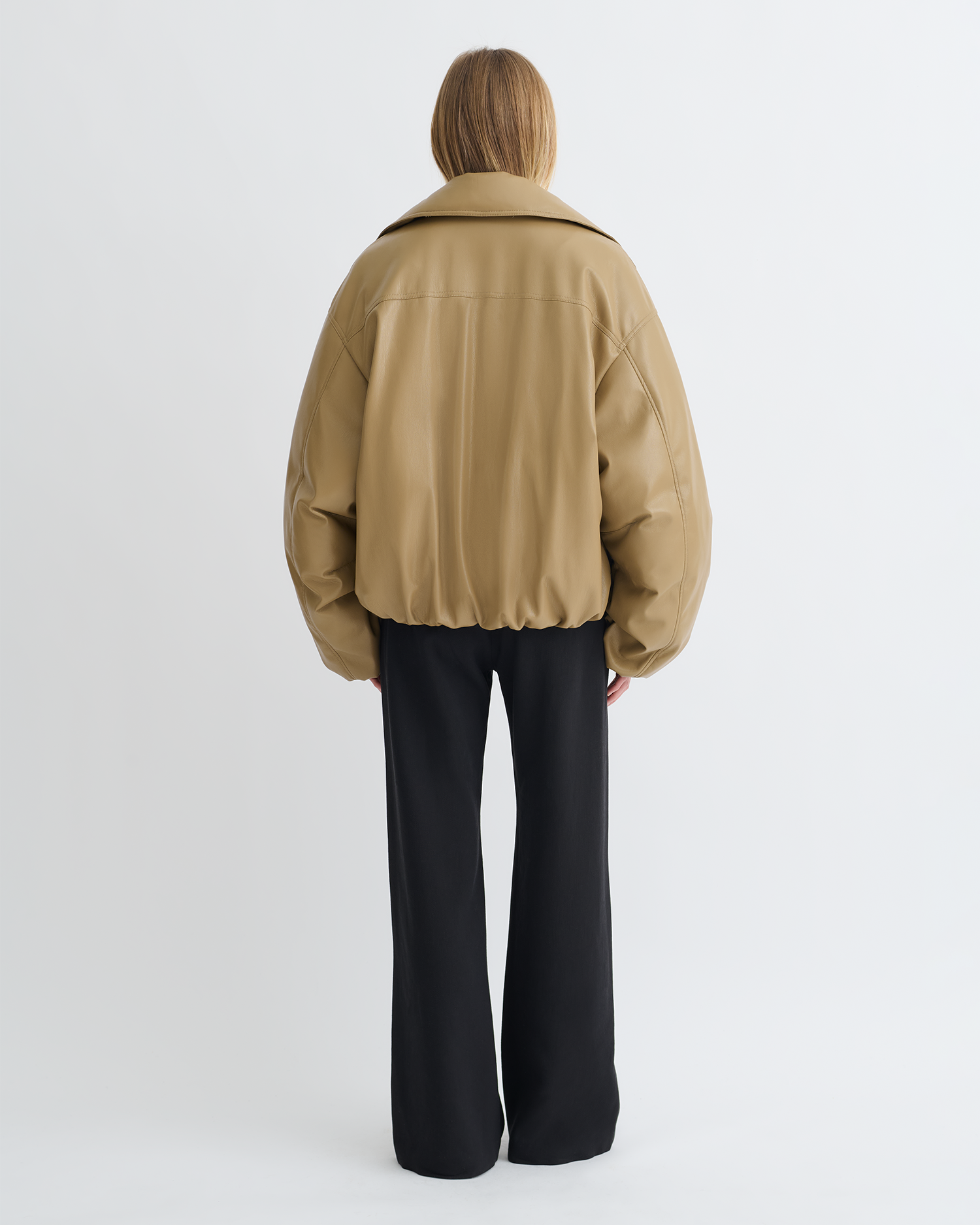 Blouson bomber court en similicuir rembourré kaki sourd avec manches ballon