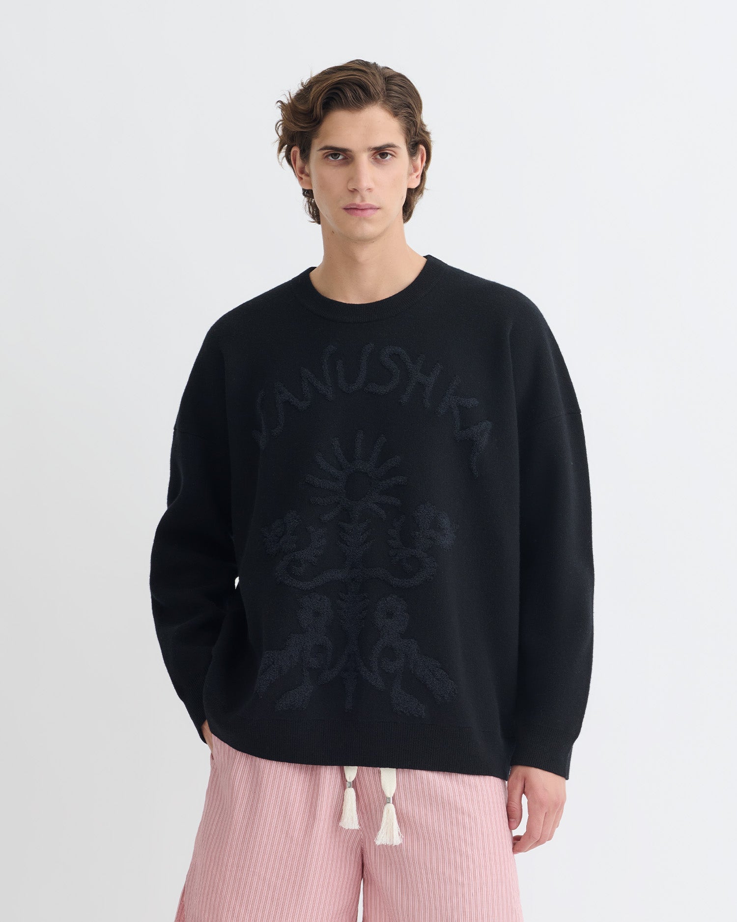 Pull en jacquard mérinos bouclette oversize à motif graphique noir et blanc cassé
