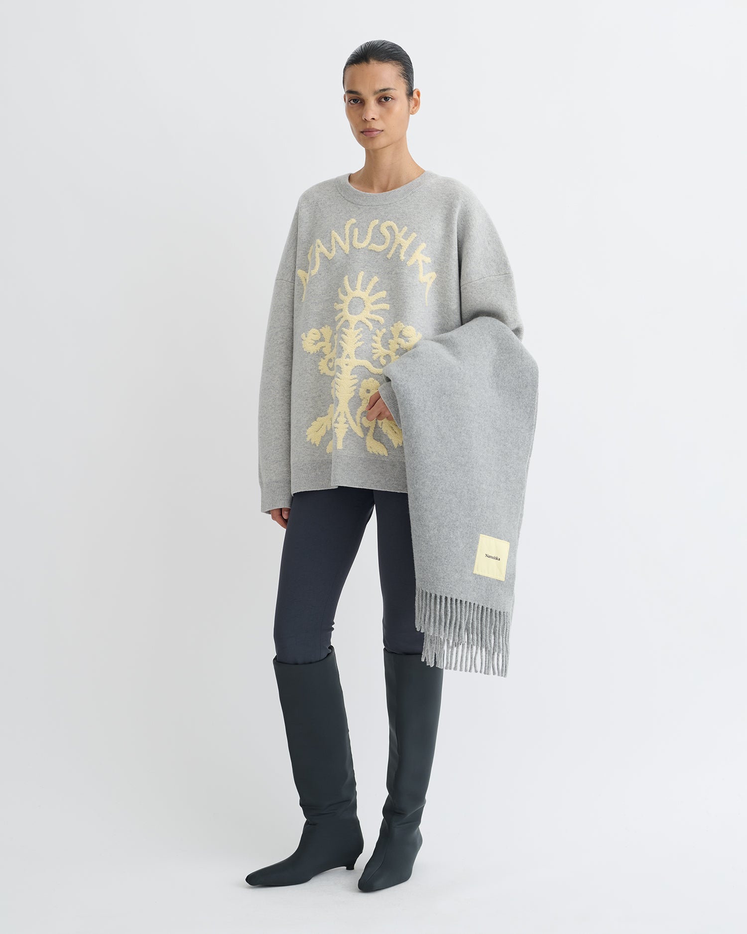 Pull ras-du-cou oversize en laine mérinos jacquard motif gris clair et crème