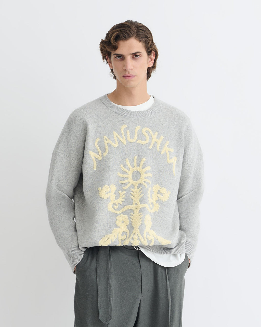 Pull ras-du-cou oversize en laine mérinos jacquard motif gris clair et crème