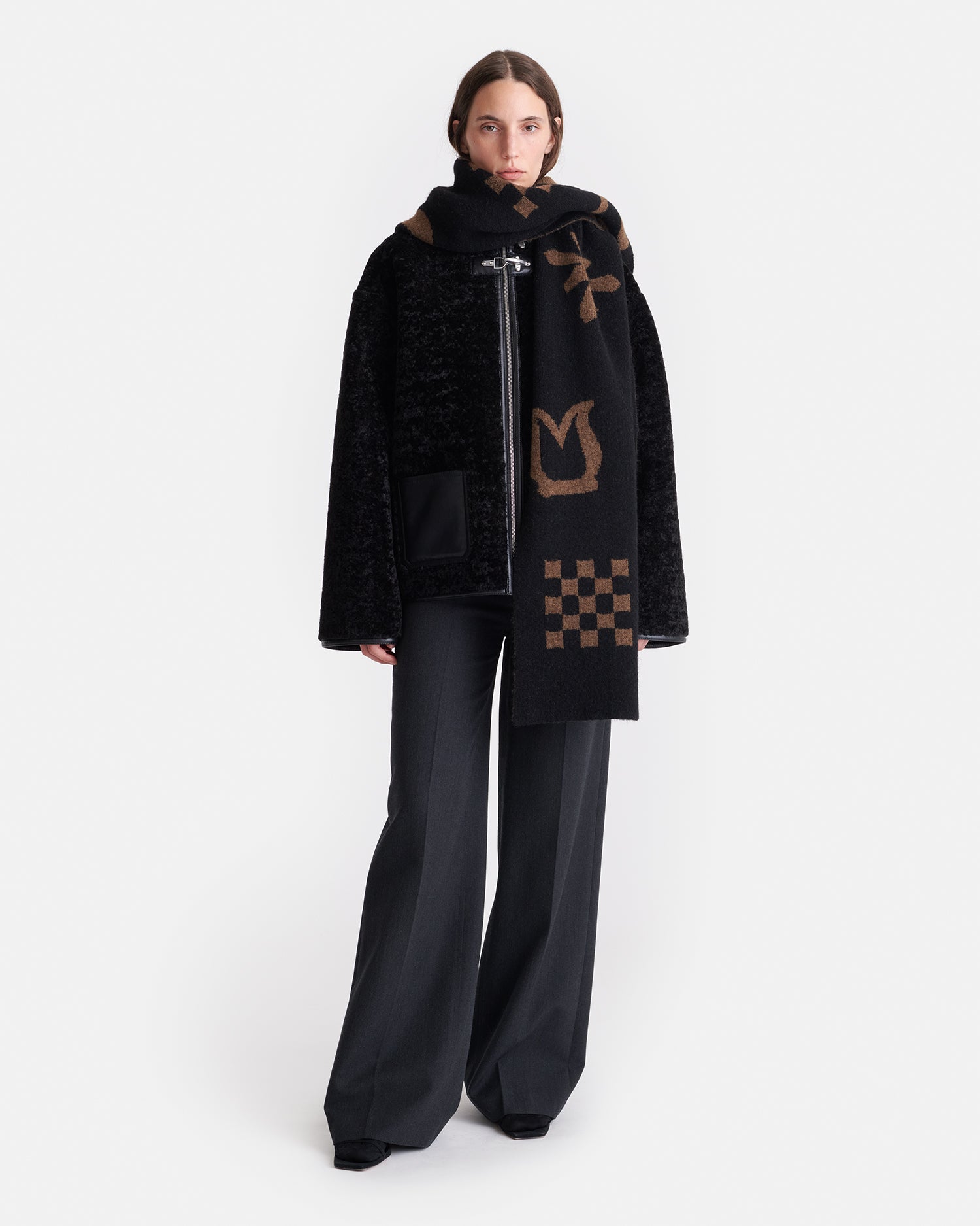 Écharpe en maille brossée mélange alpaga motif symboles marron noir unisexe