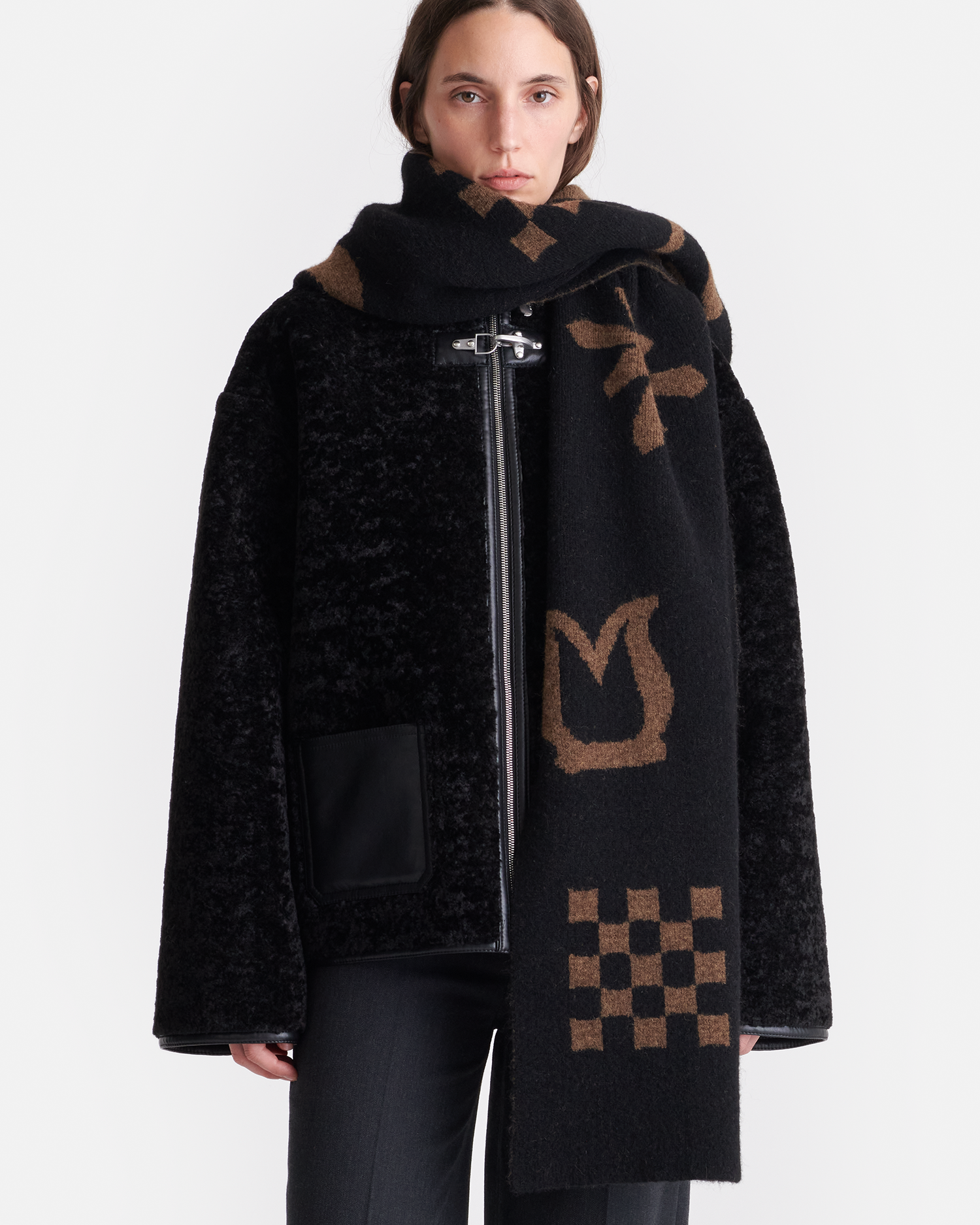 Écharpe en maille brossée mélange alpaga motif symboles marron noir unisexe