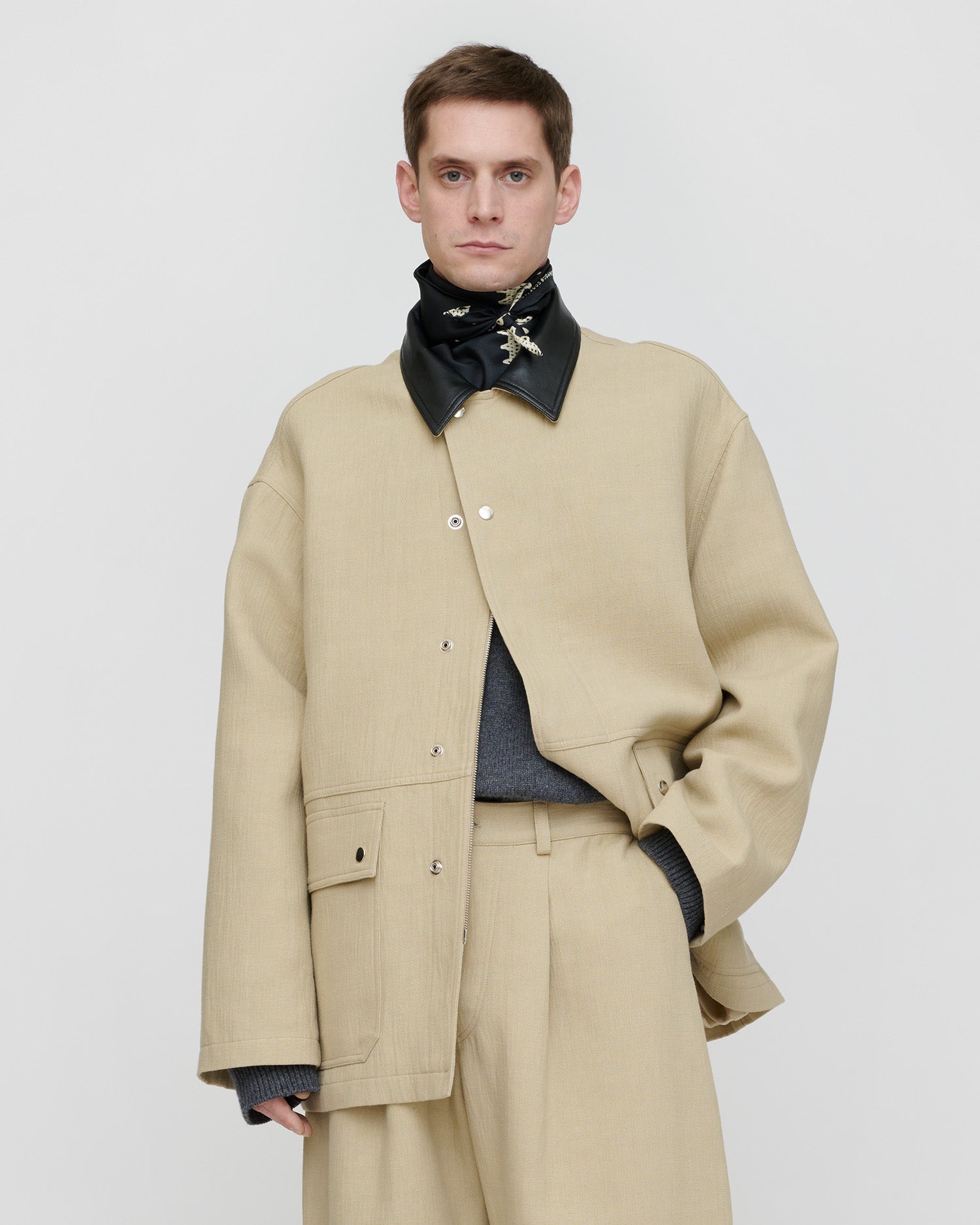 Veste en lin mélangé sablé oversize avec boutons-pression et poches avant