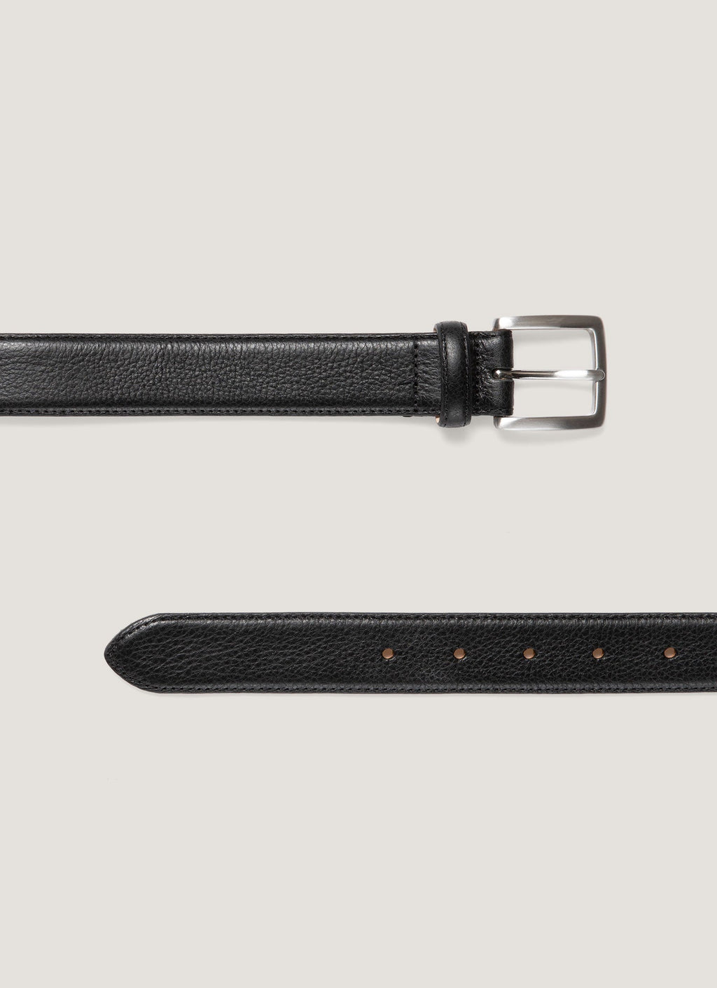 Ceinture classique noire en cuir lisse pour homme avec boucle argentée