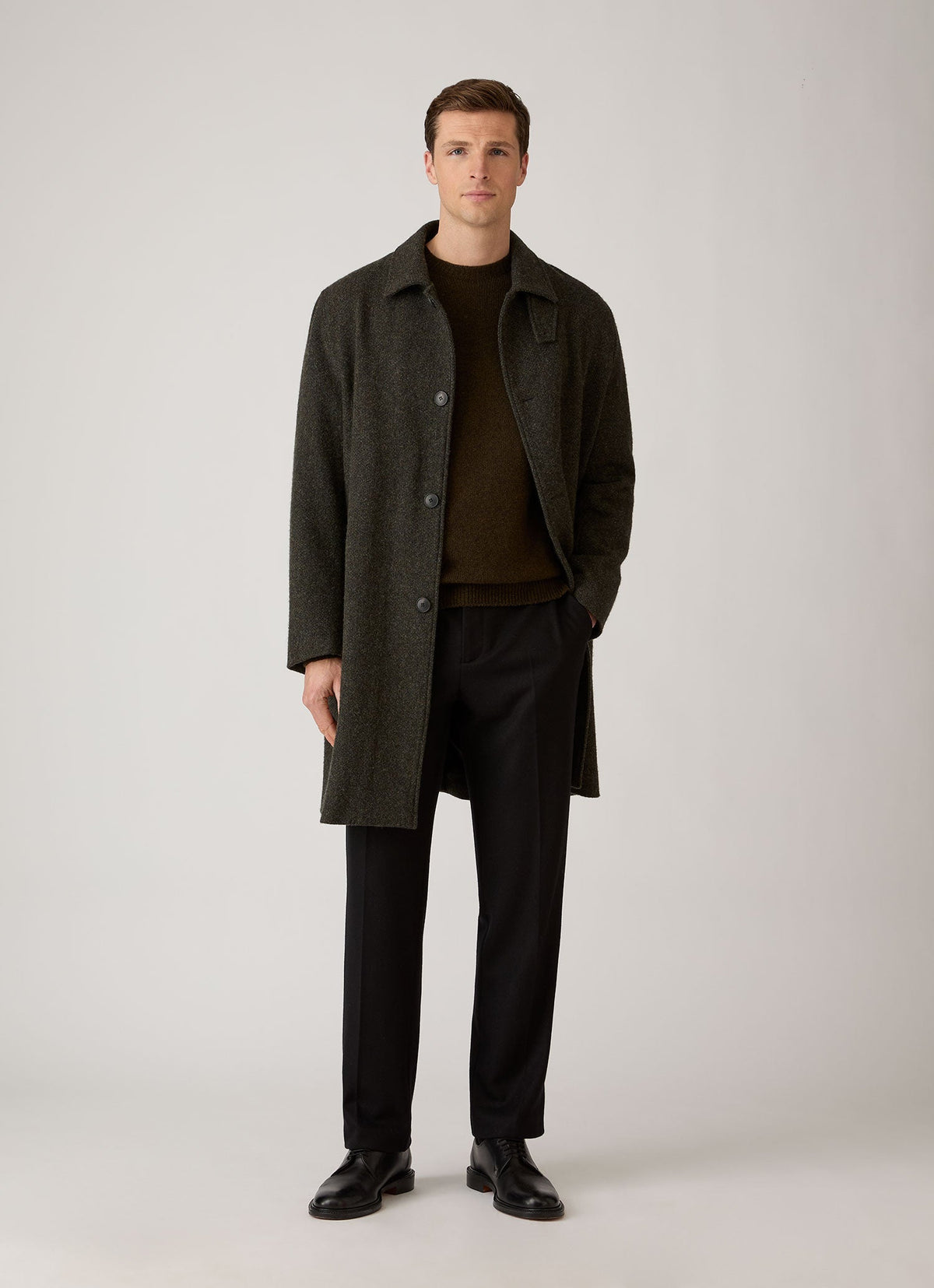 Pardessus en tweed de laine d'agneau vert loden coupe classique avec boutons en corne