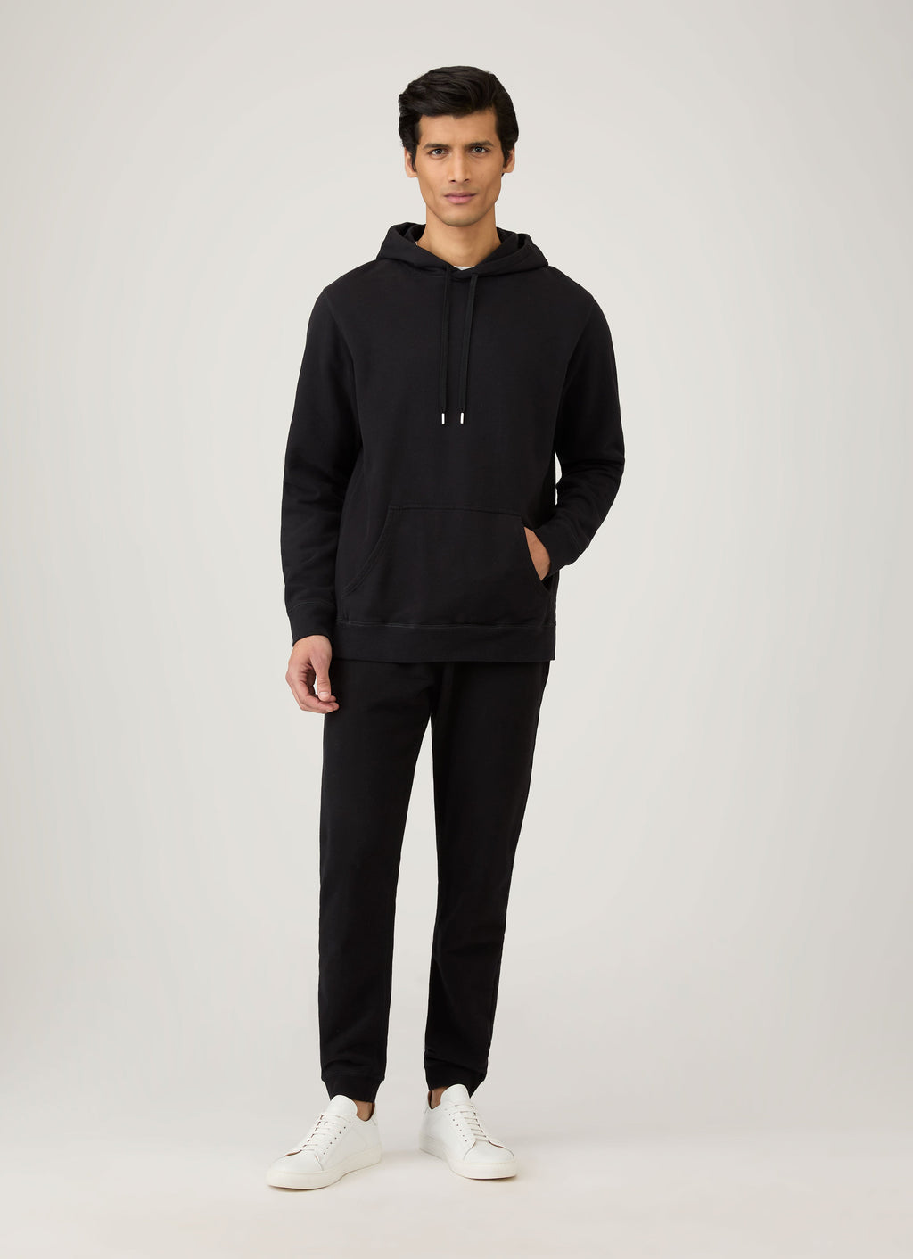 Sweat à capuche classique en coton noir pour homme avec poche kangourou