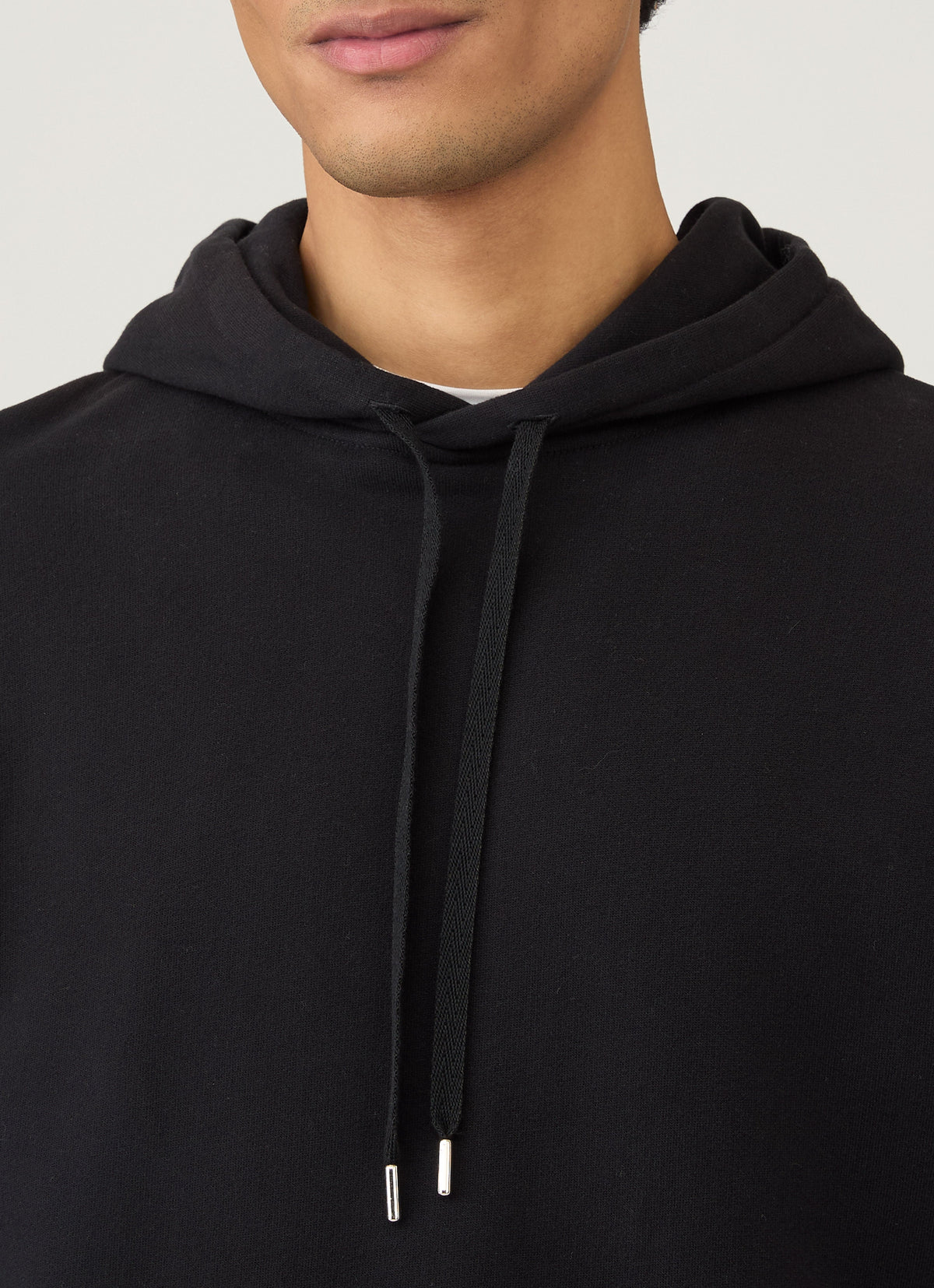 Sweat à capuche classique en coton noir pour homme avec poche kangourou