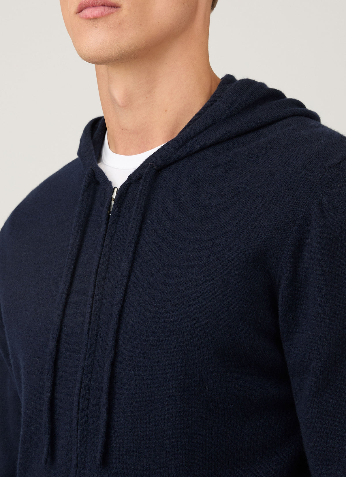 Sweat à capuche zippé en cachemire bleu marine pour homme avec poches plaquées Coupe droite