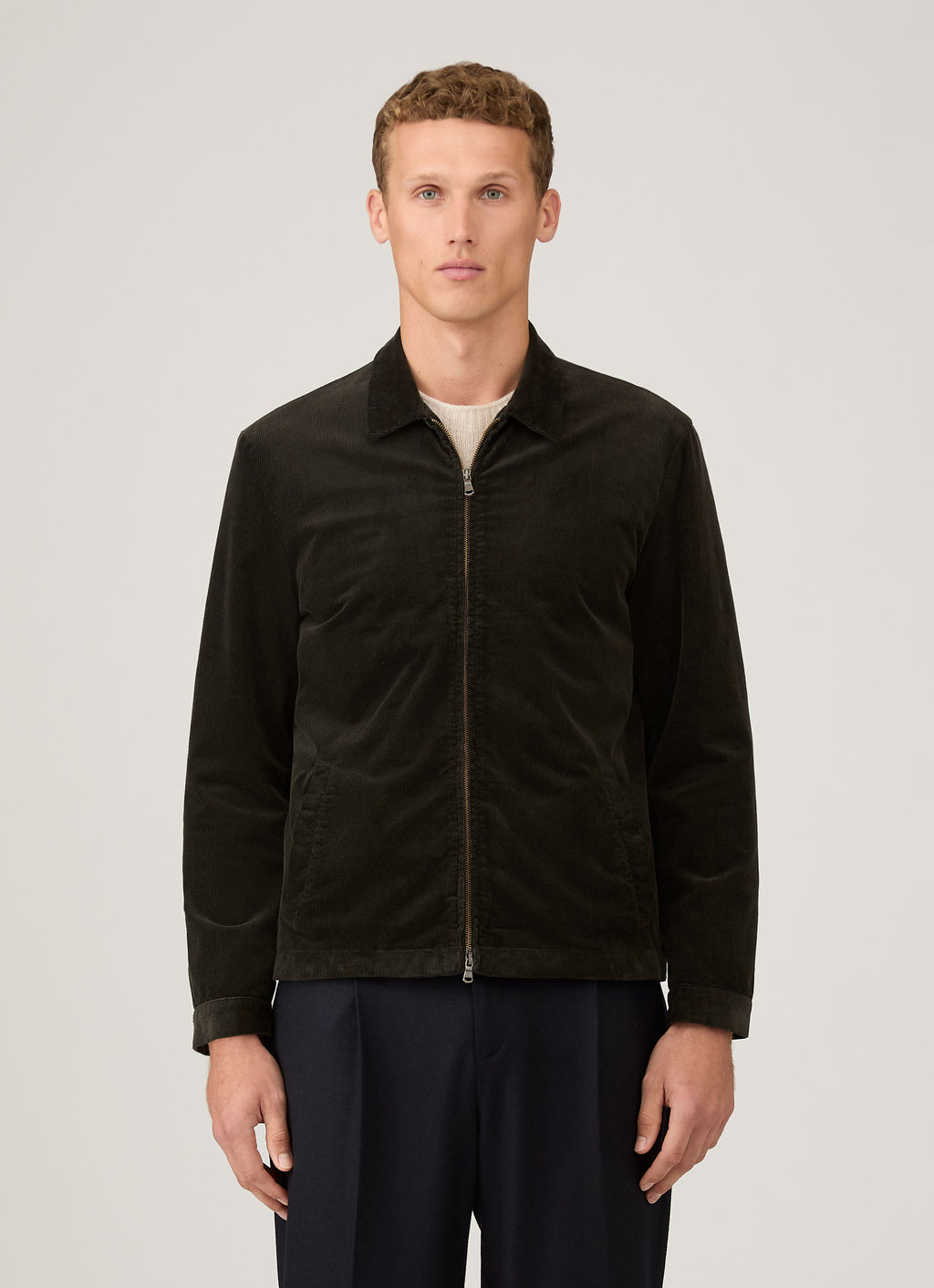 Blouson Harrington zippé en velours côtelé teint en pièce vert foncé Coupe classique