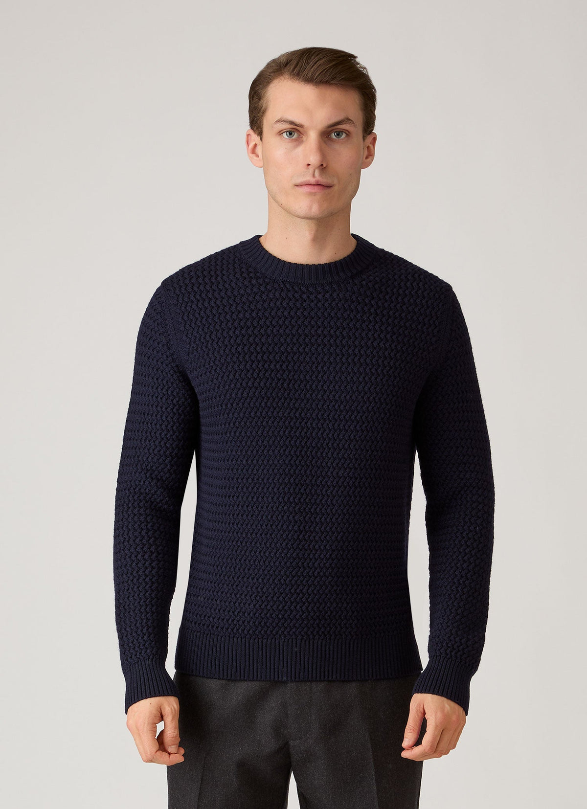 Pull ras du cou en laine mérinos tressée marine Coupe classique