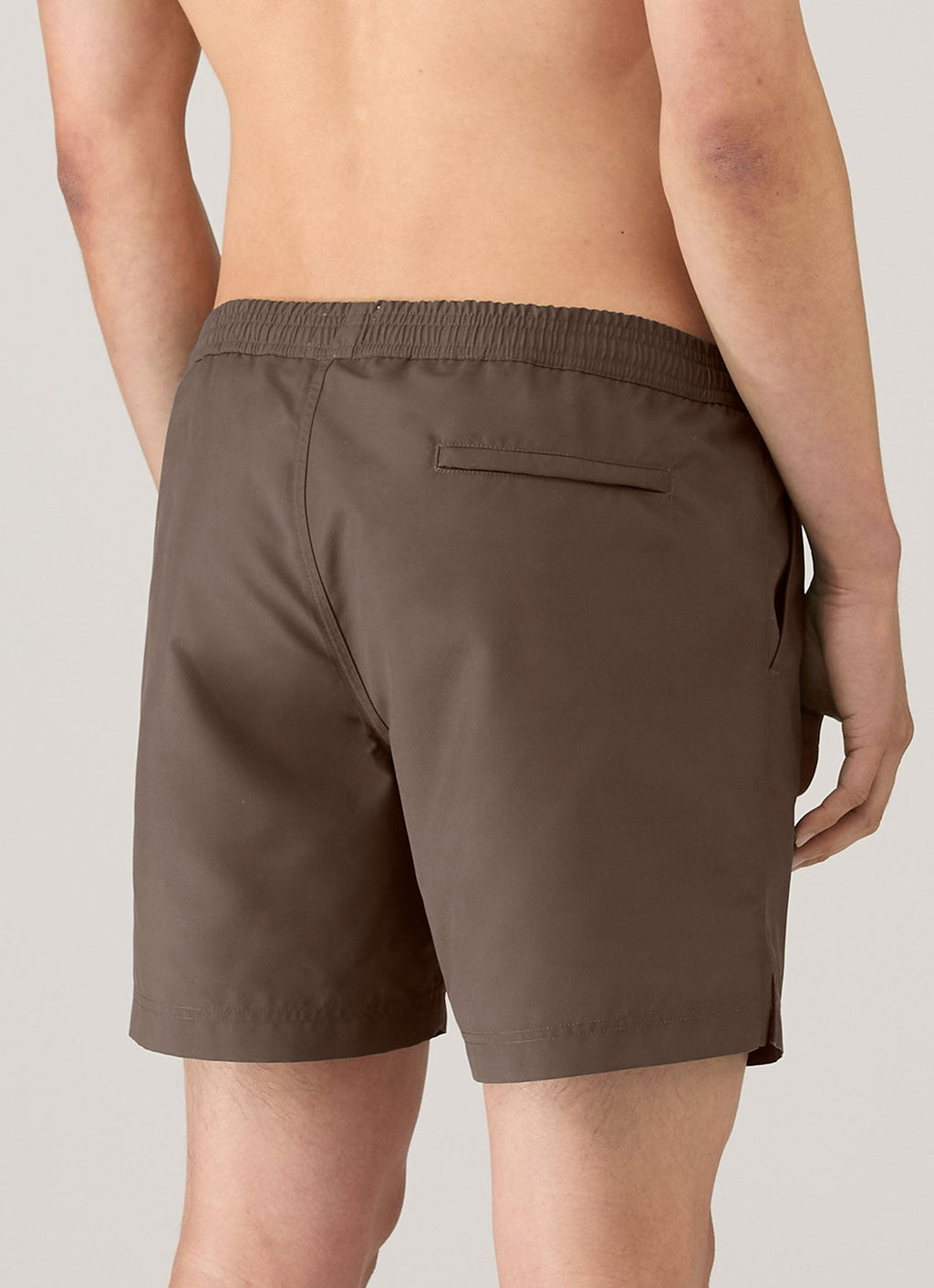 Short de bain mi-long marron foncé avec cordon de serrage, séchage rapide, recyclé