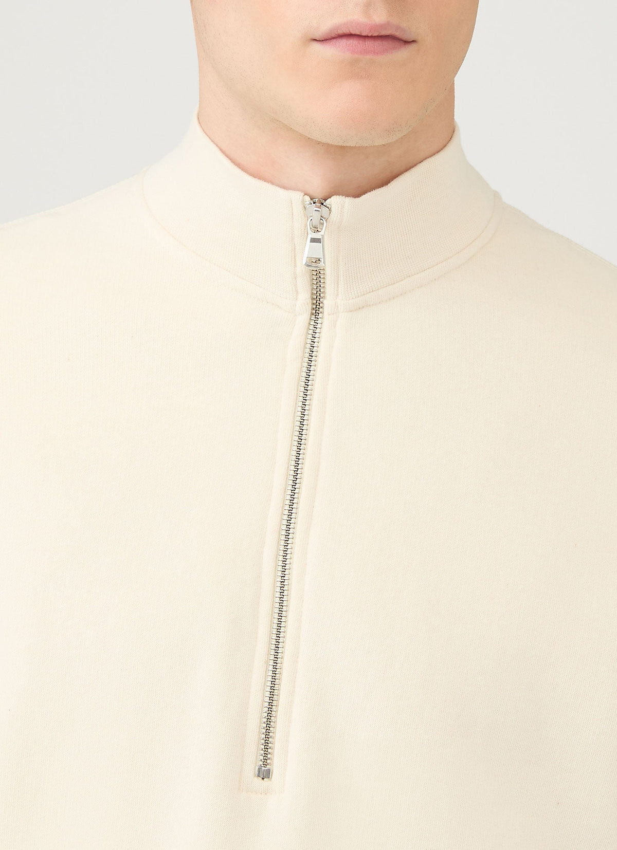 Sweatshirt en coton bouclette pour homme, demi-zip, coupe décontractée, coloris écru naturel