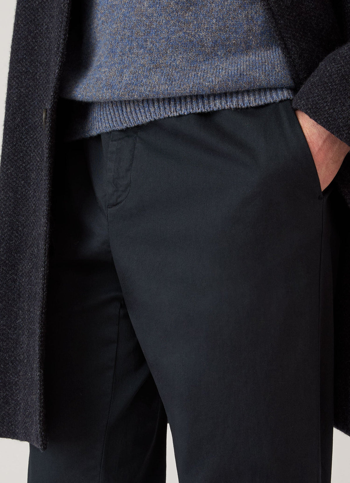 Pantalon en twill de coton à cordon de serrage, coupe droite ajustée, taille mi-haute, bleu marine