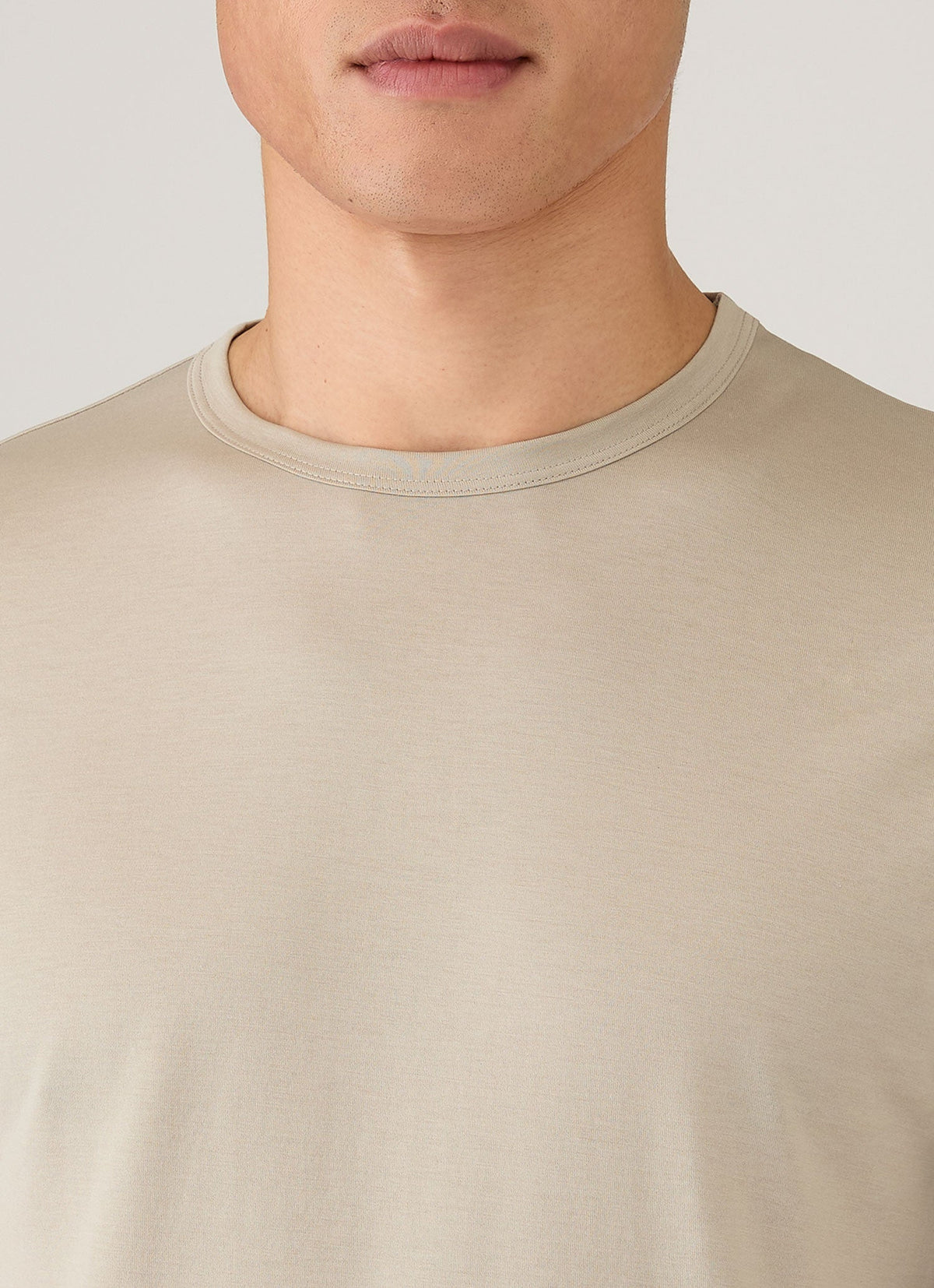 T-shirt col rond à manches courtes pour homme en coton gris cendré coupe ajustée