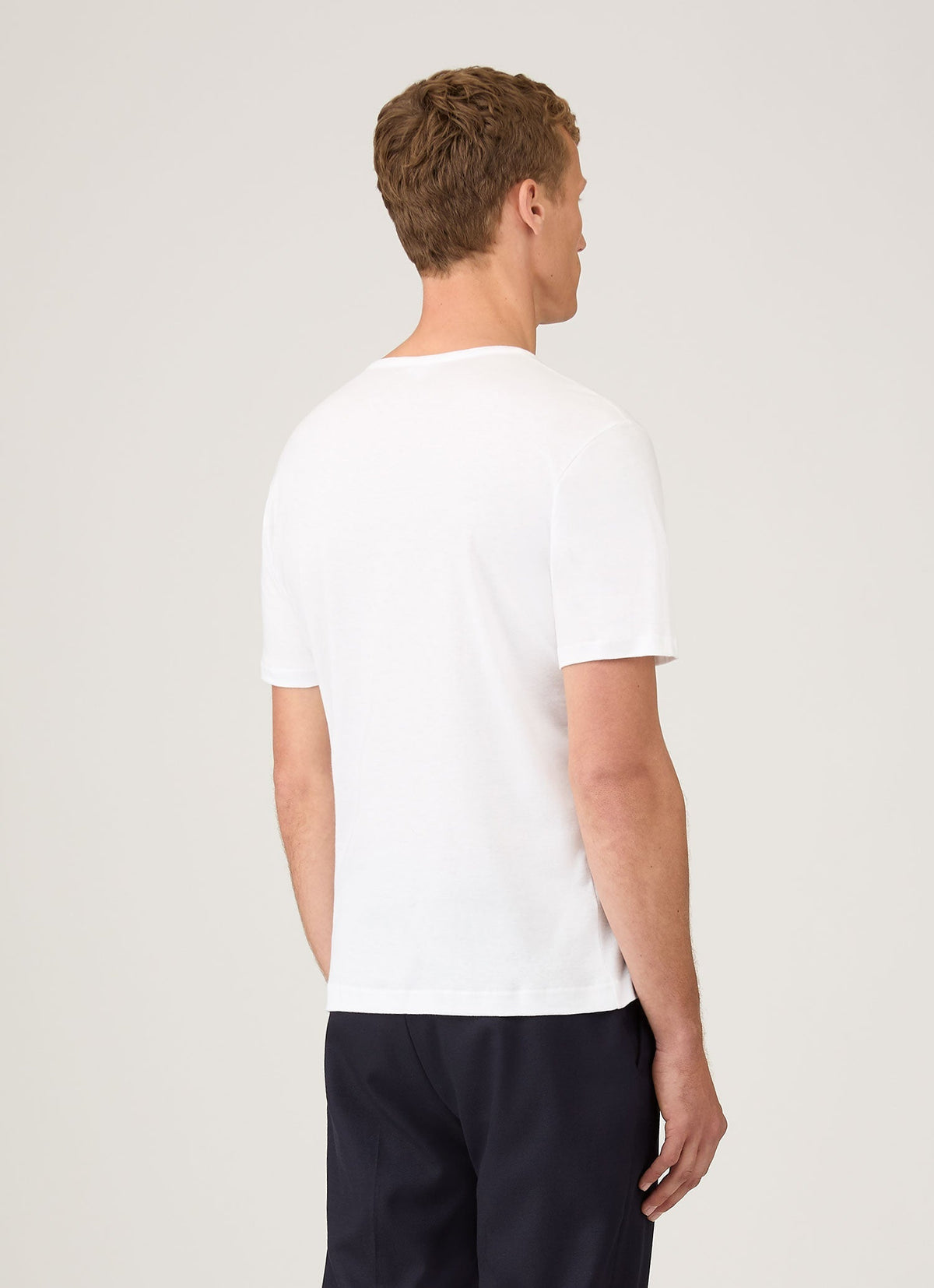 T-shirt en coton blanc à manches courtes et col rond coupe ajustée pour homme