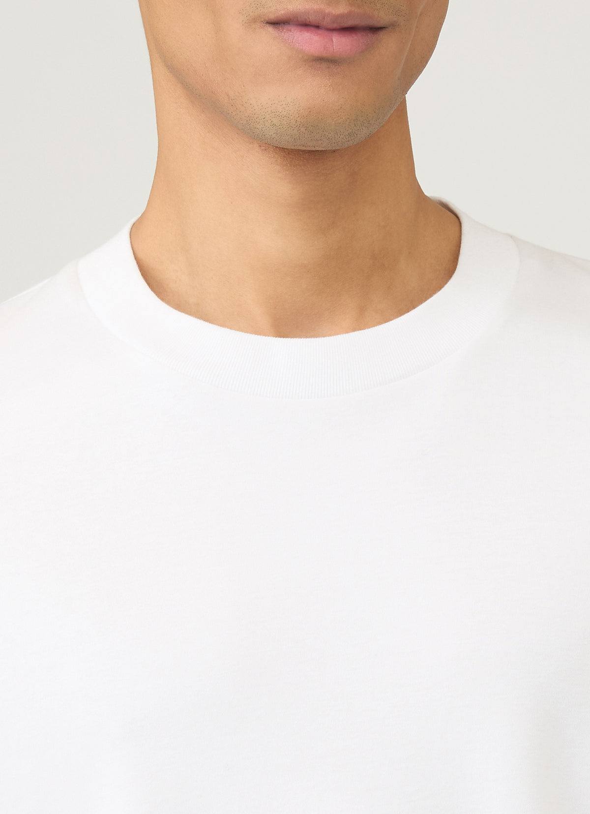 T-shirt blanc en coton épais à manches longues et coupe décontractée